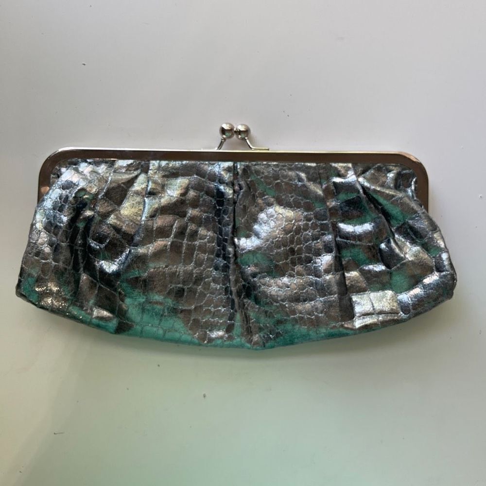 Candies Women's Metallic Silver Snakeskin Pattern Clutch Bag‎